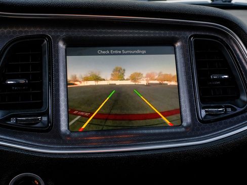 Used 2016 Dodge Challenger R/T Scat Pack w/ Leather Interior Group image 30