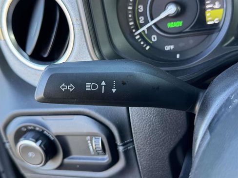 Used 2024 Jeep Wrangler Unlimited Sahara image 18