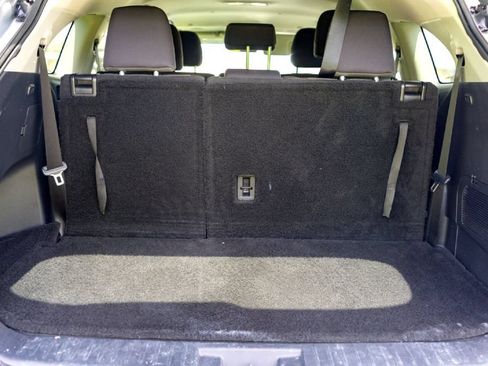 Used 2023 Toyota Highlander LE FWD image 28