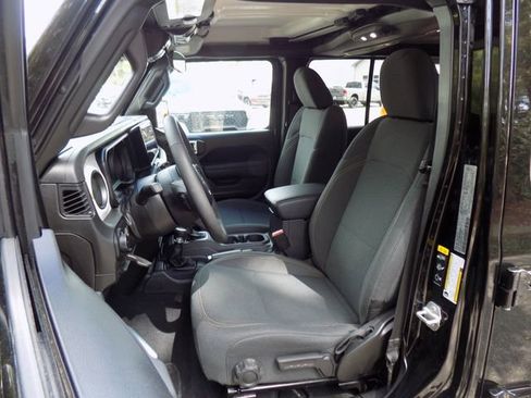 Certified 2025 Jeep Wrangler Unlimited Sport AWD/4WD image 23