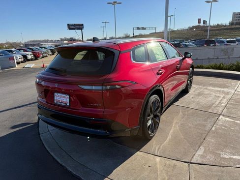 New 2025 Toyota Crown Signia image 5