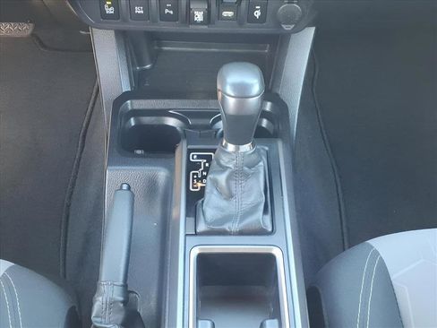 Used 2022 Toyota Tacoma SR image 21