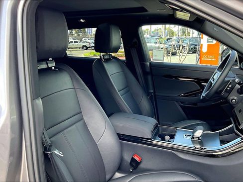 Used 2025 Land Rover Range Rover Evoque Dynamic SE image 7