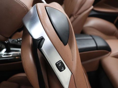 Used 2012 BMW 650i Convertible image 24