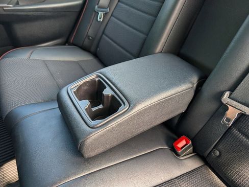 Used 2017 Toyota Camry SE w/ Moonroof Package FWD image 19