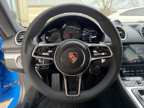 Used 2025 Porsche 718 Cayman w/ Sport Chrono Package image 29
