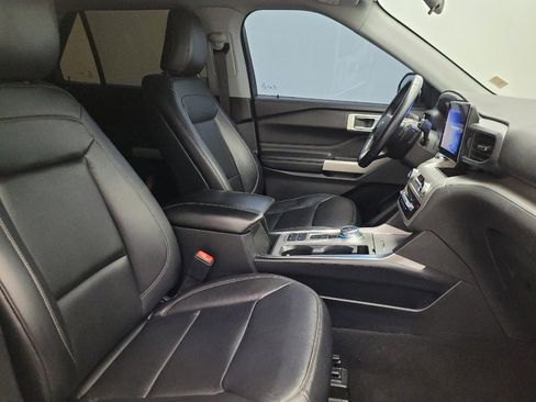 Used 2020 Ford Explorer XLT w/ Equipment Group 202A RWD image 21
