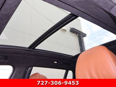 Used 2022 BMW X7 xDrive40i w/ M Sport Package AWD/4WD image 5