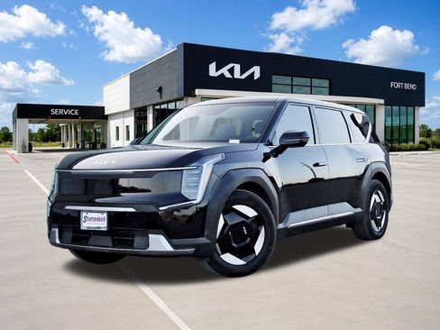 Used 2024 Kia EV9 Light Long Range RWD image 1