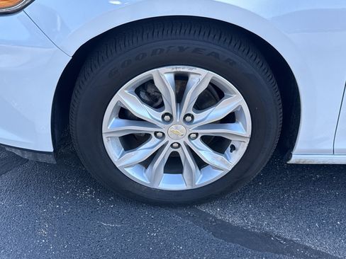 Used 2023 Chevrolet Malibu LT FWD image 9
