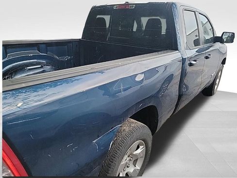Used 2022 RAM 1500 Big Horn AWD/4WD image 3