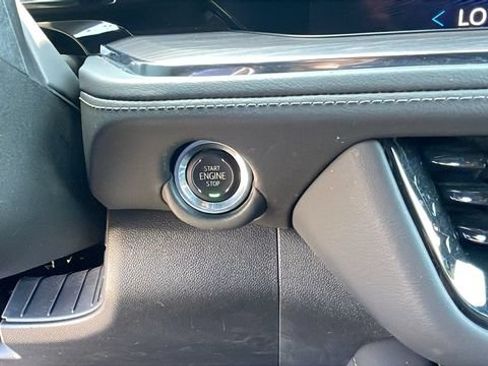 Used 2025 Chevrolet Tahoe Z71 AWD/4WD image 19