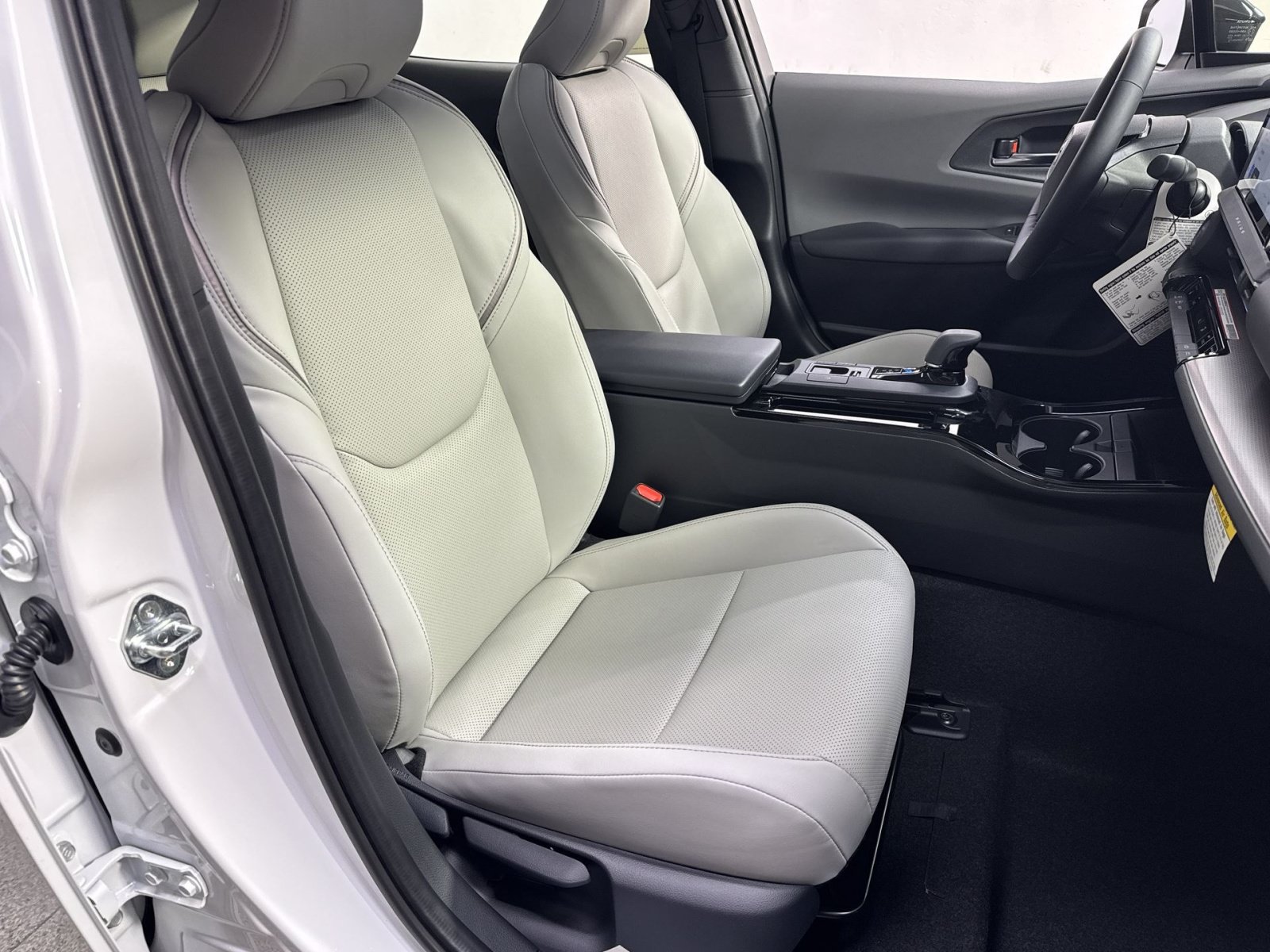 New 2027 Toyota Prius XLE FWD image 36
