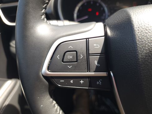 Used 2023 Toyota Highlander XLE FWD image 24
