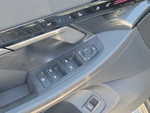 Used 2024 BMW 530i w/ Premium Package image 18