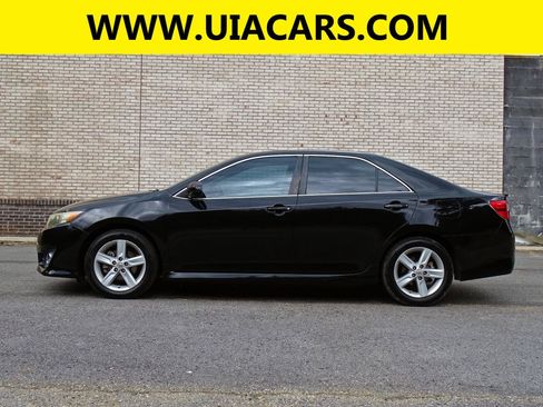 Used 2012 Toyota Camry SE FWD image 6