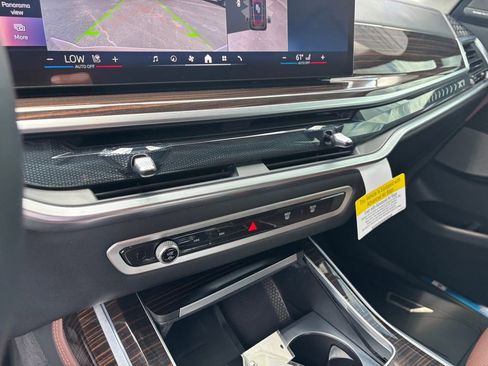Used 2026 BMW X7 xDrive40i w/ Premium Package AWD/4WD image 21