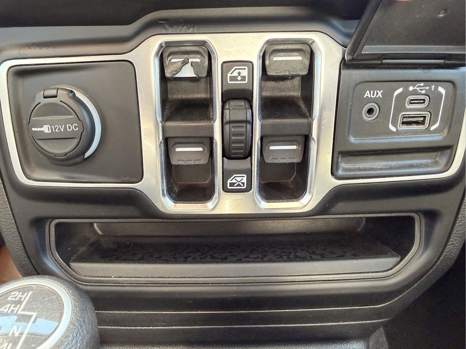 Used 2021 Jeep Wrangler Unlimited Sahara AWD/4WD image 25
