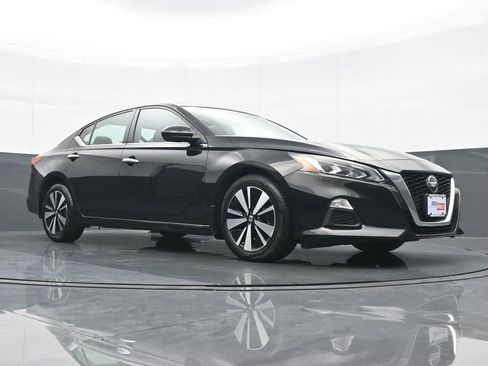 Used 2022 Nissan Altima 2.5 SV image 24