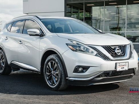 Used 2018 Nissan Murano SV w/ Premium Package image 2