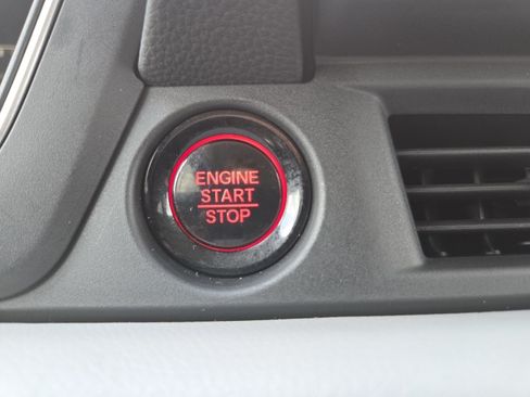 Certified 2025 Honda Pilot Touring image 13