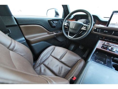 Used 2024 Lincoln Aviator Reserve w/ Elements Package Plus RWD image 11