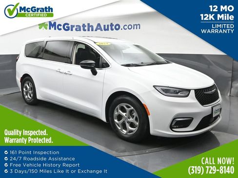 Used 2024 Chrysler Pacifica Limited FWD image 1