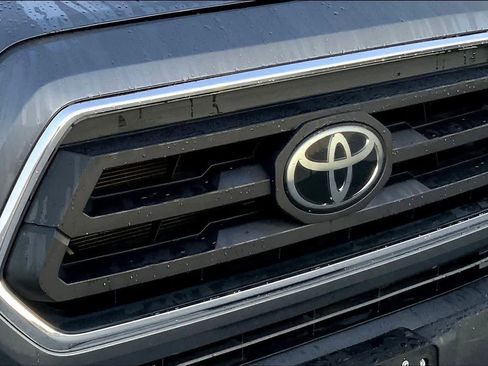 Used 2022 Toyota Tacoma SR5 w/ Technology Package image 29