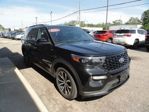 Used 2023 Ford Explorer ST-Line AWD/4WD image 5