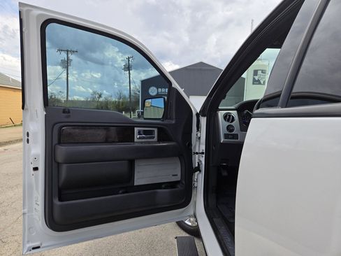 Used 2013 Ford F150 Platinum image 4