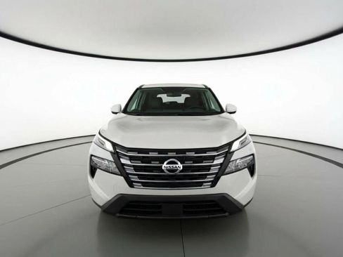 Used 2025 Nissan Rogue SV FWD image 2