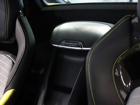 Used 2022 Chevrolet Corvette Stingray Premium Conv w/ Z51 Performance Package image 38