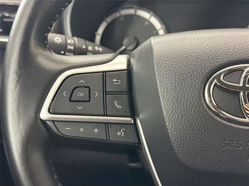 Certified 2023 Toyota Highlander LE image 17