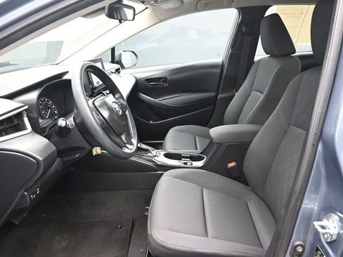 Used 2025 Toyota Corolla LE FWD image 7