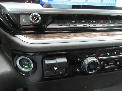 Certified 2022 Chevrolet Silverado 1500 RST AWD/4WD image 30