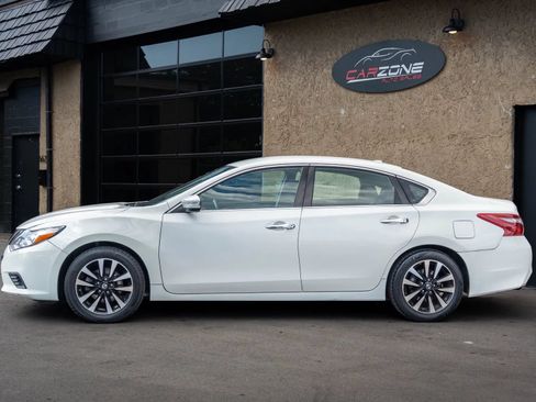 Used 2018 Nissan Altima 2.5 SL FWD image 2