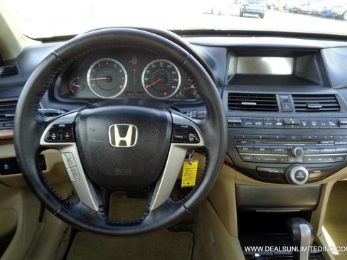 Used 2011 Honda Accord EX-L image 9