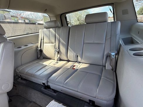 Used 2013 Chevrolet Suburban LT image 10