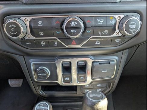 Used 2021 Jeep Wrangler Sport S image 12