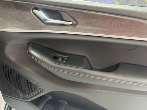 New 2025 Jeep Grand Cherokee Limited image 18