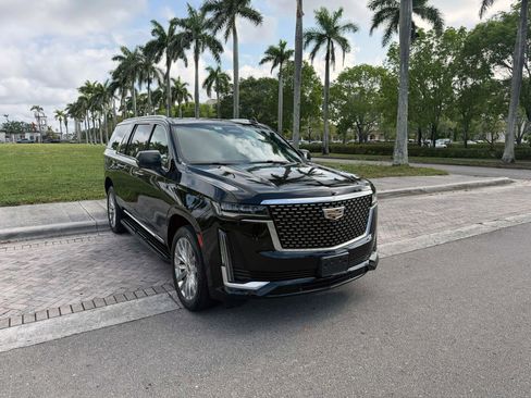 Used 2021 Cadillac Escalade ESV Premium Luxury w/ Performance Package RWD image 2