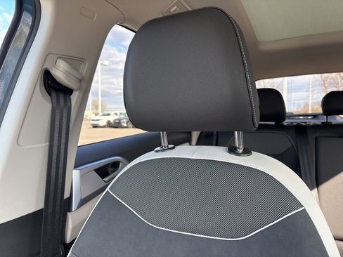 New 2026 Volkswagen Taos SE image 21