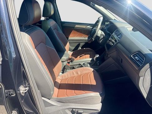 Used 2024 Volkswagen Tiguan SEL R-Line image 16