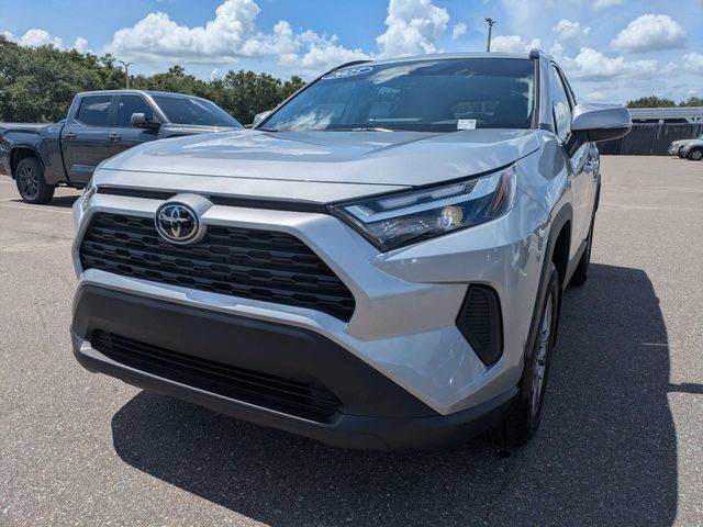 Used 2025 Toyota RAV4 XLE FWD image 7