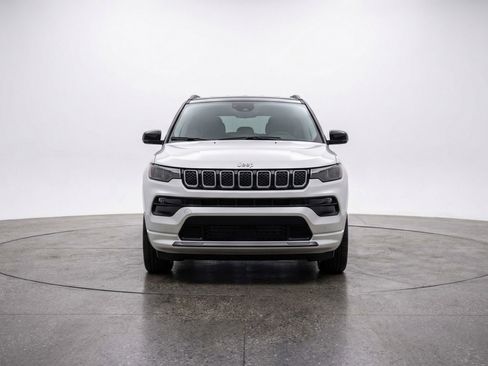 Used 2025 Jeep Compass Limited image 2