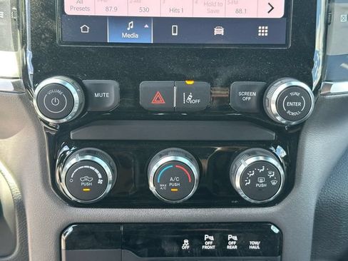 New 2026 RAM 1500 Express AWD/4WD image 17