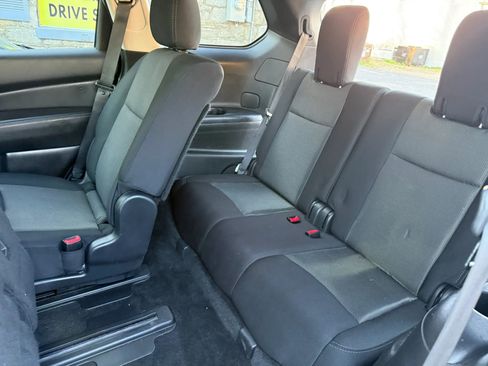 Used 2018 Nissan Pathfinder SV w/ SV Tech Package image 24