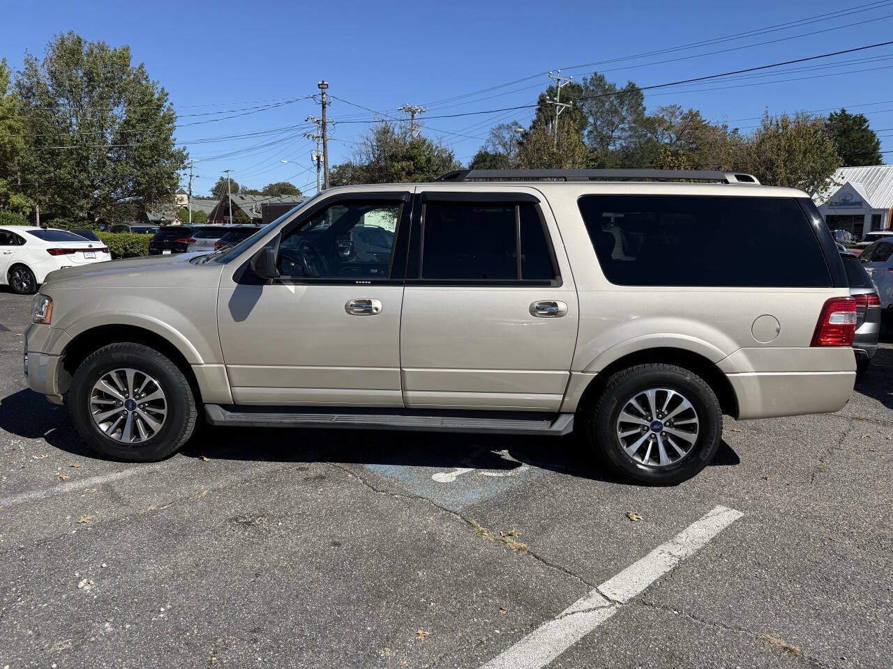 Used 2017 Ford Expedition EL XLT AWD/4WD image 5