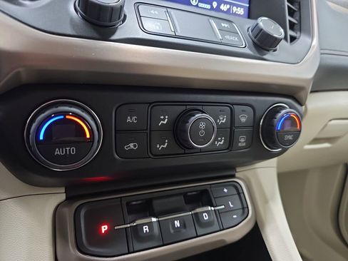 Used 2023 GMC Acadia Denali w/ Denali Ultimate Package AWD/4WD image 21