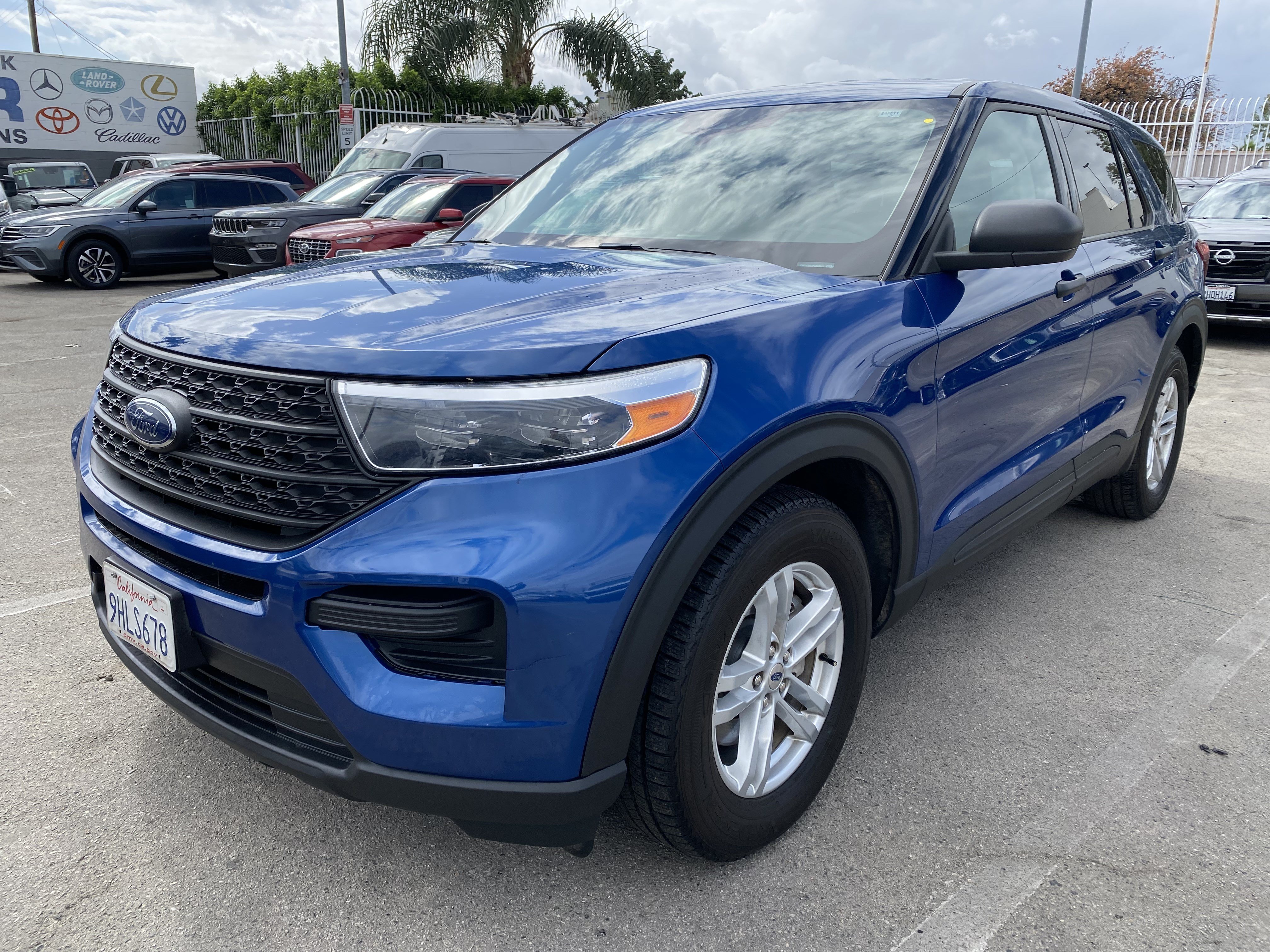 Used 2023 Ford Explorer 2WD image 2